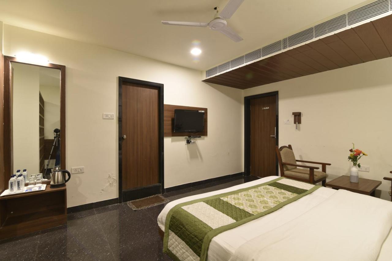 Hotel Clove Bijāpur Exterior foto