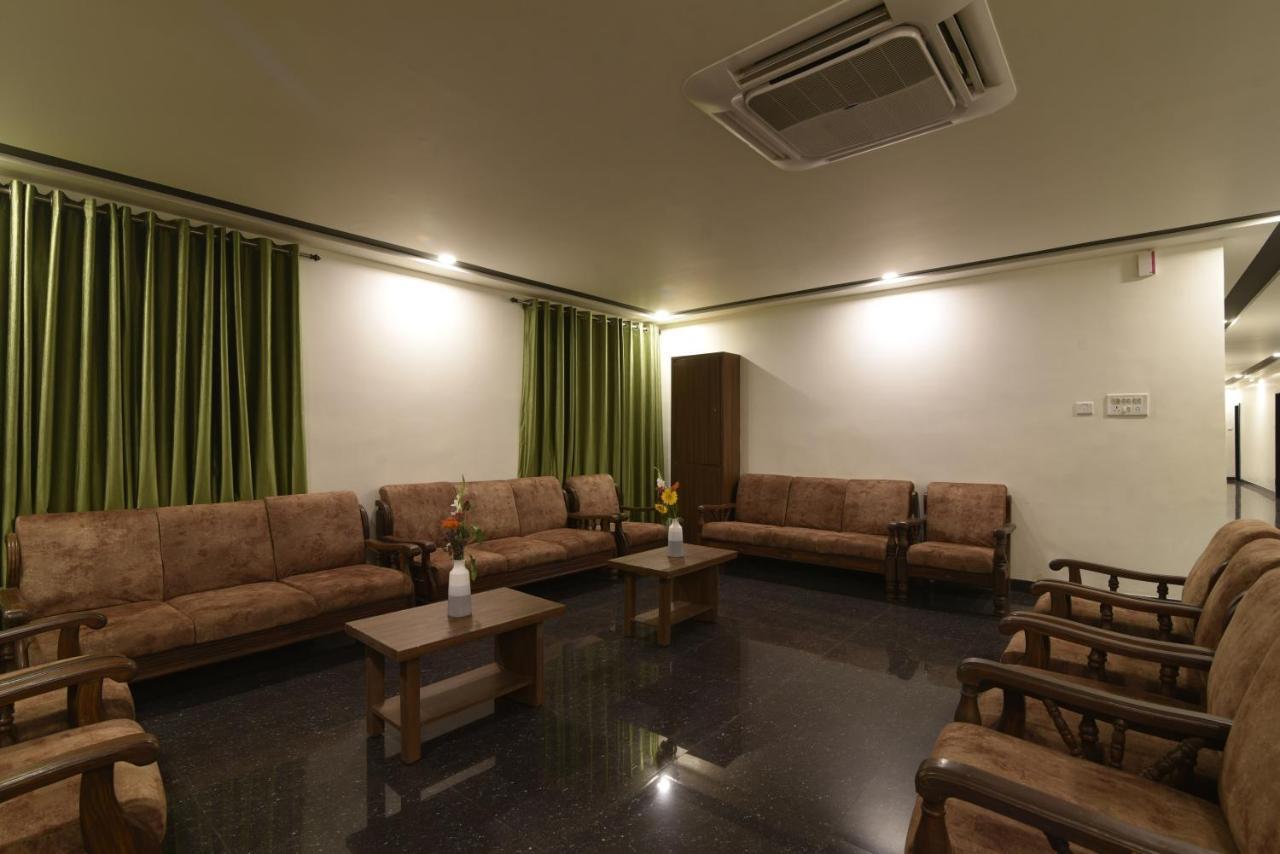 Hotel Clove Bijāpur Exterior foto